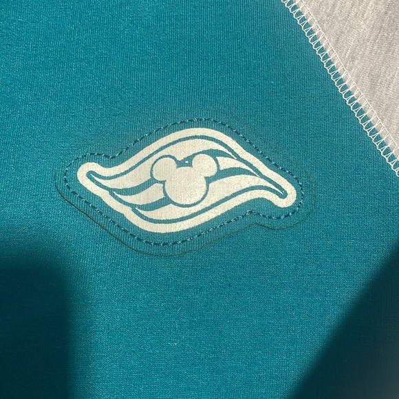 Disney cruise sweater Medium brand New - Picture 2 of 13